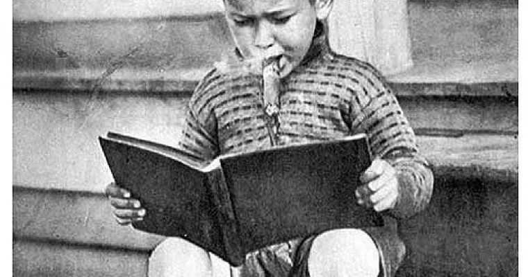 Não acredito, uma criança de 5 anos que já sabe ler  #mood #cigar #