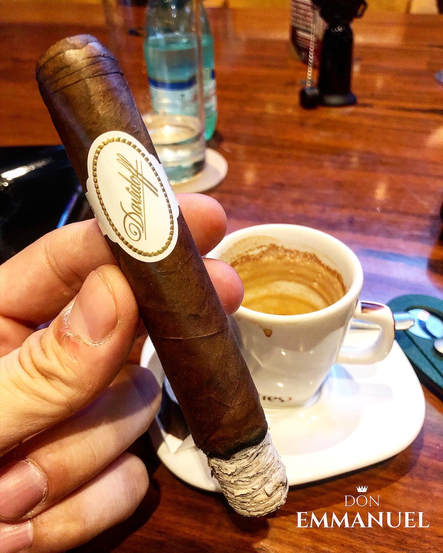 The best cigar in the world is the one you prefer to smoke on special ocasions, enabling to you relax & enjoy that which gives you maximum pleasure : Zino Davidoff